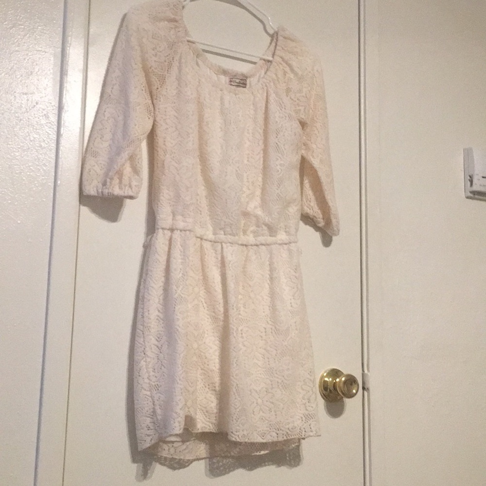 Cream lace 3/4 sleeves dress